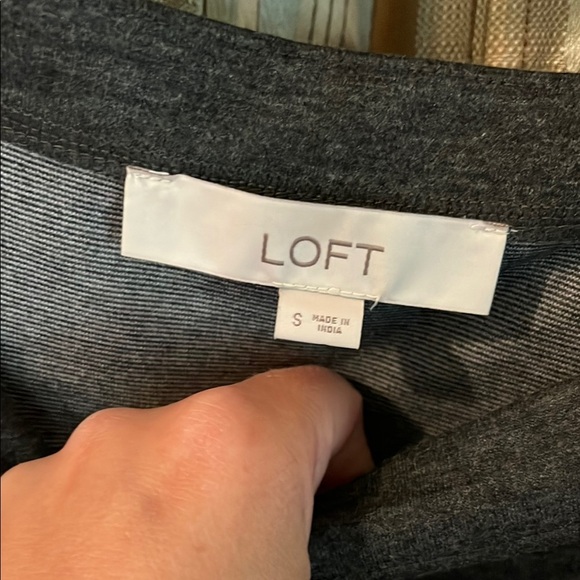 Loft gray Blouse with cute detail - Picture 2 of 6